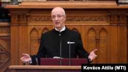 Varga Zs. András, a Kúria elnöke beszámolót tart a legfelsőbb bírói fórum 2022-es és 2023-as tevékenységéről az Országgyűlés plenáris ülésén 2024. december 18-án