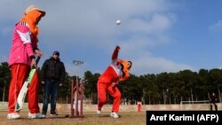 Žene igraju kriket u Heratu, 9. decembar 2015.