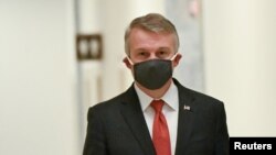 Smenjeni direktor federalne agencije za vakcine i uzbunjivač Rik Brajt 