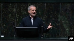 Iranski predsednik Masud Pezeškijan (arhivska fotografija)