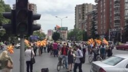 Шарената револуција блокира раскрсници