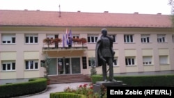 Spomenik banu Jelačiću ispred Gradskog poglavarstva, foto: Enis Zebić