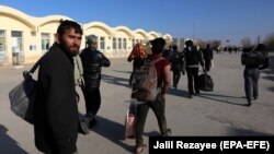 Izbjeglice iz Avganistana se vraćaju nakon što ih je Iran deportovao