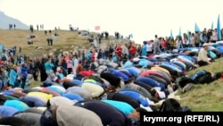 Сходження на гору Чатир-Даг у Криму в пам'ять про жертв депортації, 2015 рік