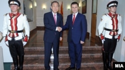 Генералниот секретар на ОН Бан Ки-мун се сретна со премиерот Никола Груевски во Скопје.