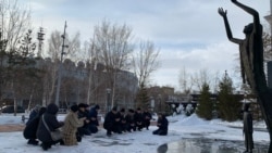 Молитва по погибшим в авиакатастрофе близ алматинского аэропорта. Нур-Султан, 28 декабря 2019 года.