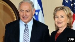 U.S. Secretary of State Hillary Clinton with Israeli Prime Minister Benjamin Netanyahu (file photo)