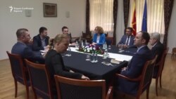 Заев и Мицкоски не открија детали за разговорите