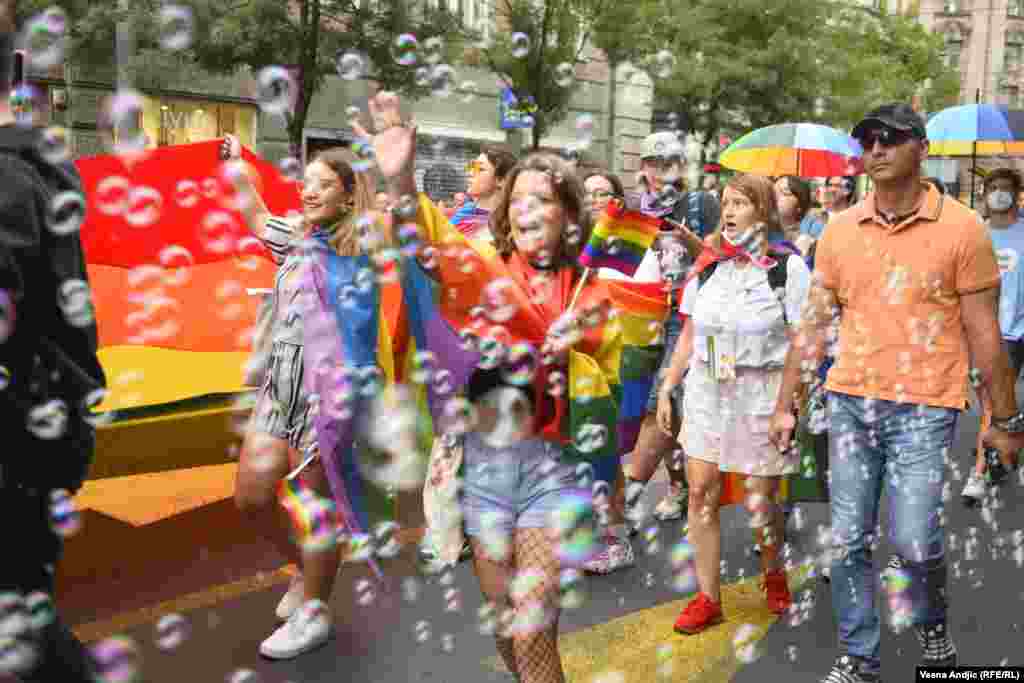 Organizatori su saopštili da je &quot;protestni deo Prajda najvažniji&quot; i da je protest usmeren &quot;protiv nasilja, mržnje, pritisaka na LGBTI+ osobe da se kriju u svoja &#39;četiri zida&#39;, kao i protiv fašizma i diskriminacije&quot;.