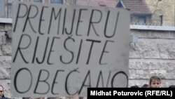 Sa jednog od radničkih protesta ispred Parlamenta Federacije BiH, 2010.