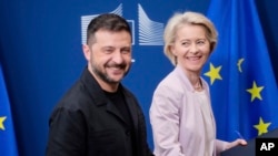 Президент України Володимир Зеленський і очільниця Єврокомісії Урсула фон дер Ляєн у будівлі Berlaymont у Брюсселі, Бельгія, 17 серпня 2025 року