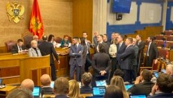 Opozita malazeze bllokon seancën e Kuvendit dhe miratimin e buxhetit