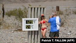 Се додека продолжуваме да испуштаме стакленички гасови, температурите ќе продолжат да растат. 