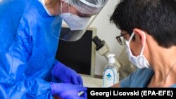 Илустрација: Тестирање за антитела на коронавирус во Скопје