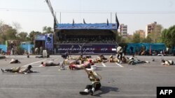 Pamje nga parada ushtarake në Iran.