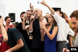 Иво Димчев по време на свой спектакъл