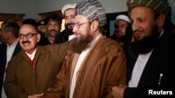 د پاکستان حکومت او وسله والو طالبانو د استازو پلاوي روغبړ کوي