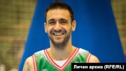 Капитанът на българския национален отбор по баскетбол в инвалидни колички Николай Ваклинов