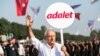 Масовен митинг против диктатурата во Турција