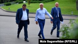 По мнению оппозиции, правящее большинство полно решимости зачистить политическое поле от конкурентов