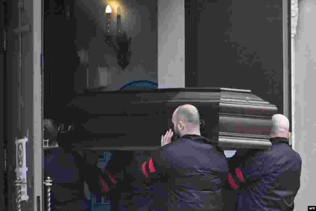 Înmormântarea a avut loc în cartierul moscovit Mariino, unde a trăit Navalnîi.&nbsp;