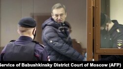 Već u zatvoru zbog optužbi za koje kaže da su izmišljene, kritičar Kremlja Aleksej Navaljni uskoro bi mogao osjetiti punu snagu ruskog zakona protiv ekstremizma. 