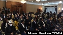 Депутаты Жогорку Кенеша VI созыва.