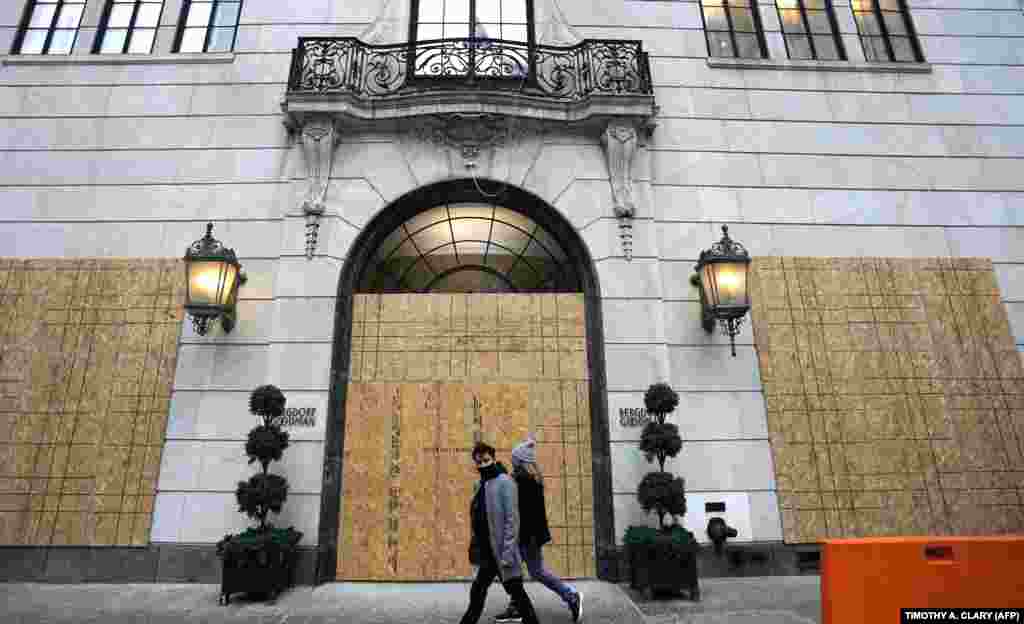 Продавница на Бергдорф Гудман на 5-та авенија во Њујорк&nbsp;