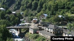 Активисты считают, что хрупкой экологии Сванетии будет нанесен невосполнимый ущерб – обширное подтопление территорий приведет к росту влажности, которая может спровоцировать оползневые процессы