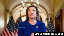 Спикер палаты представителей конгресса США Нэнси Пелоси объявляет о запуске процесса импичмента президента Дональда Трампа. Вашингтон, 24 сентября 2019 года.