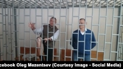 Станіслав Клих (л) і Микола Карпюк (п) на суді у Грозному, архівне фото