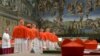 Cardinalii votează în secret închiși în Capel Sixtină