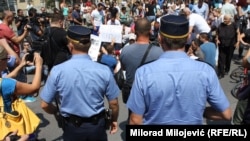 Protest "Zatvori škole, pa kupi audi" u Banjoj Luci