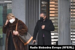 Osman Mehmedagić (desno) i braniteljica Senka Nožica (lijevo) nakon izricanja presude.