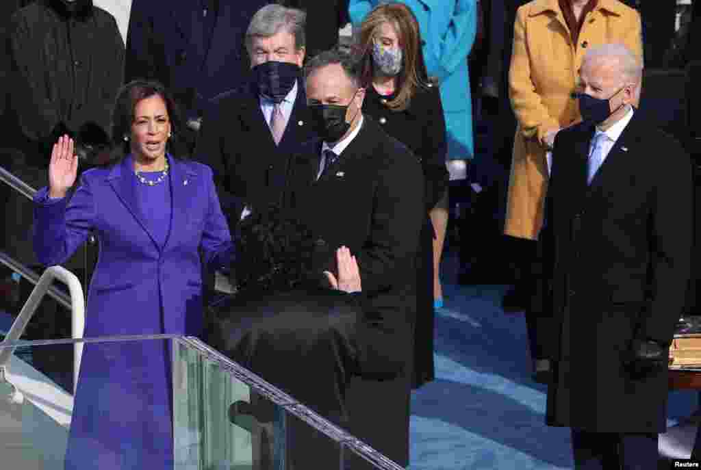 Az amerikai történelemben először egy nő tette le az alelnöki esküt - Kamala Harris.&nbsp;