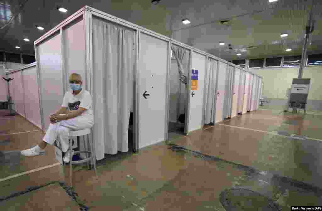 РУСИЈА / ШВАЈЦАРИЈА - Светската здравствена организација (СЗО) го суспендирала процесот за одобрување на руската вакцина против коронавирус Спутник Ве, откако биле откриени голем број прекршоци во производството за време на инспекцијата во Русија претходно оваа година, соопшти претставник на СЗО.