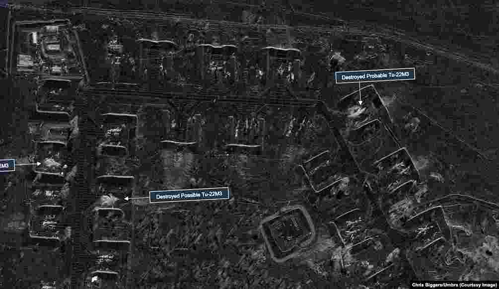 Druga satelitska slika prikazuje zračnu bazu Belaya prije i poslije napada ukrajinskih dronova.