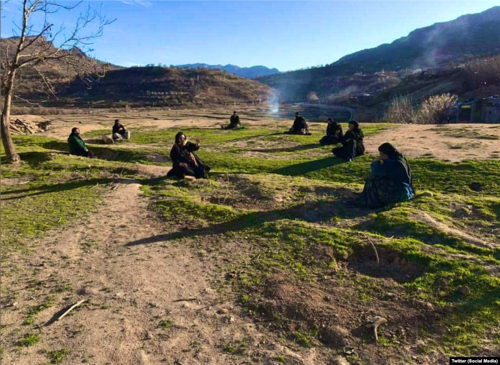 Žene se okupile u iranskoj provinciji Lorestan.