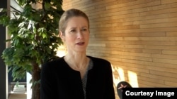 Kryediplomatja e Bashkimit Evropian, Kaja Kallas, gjatë intervistës për Radion Evropa e Lirë, në Strasburg, më 2 prill 2025.