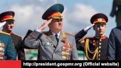 Vadim Krasnoselski, la parada militară de 9 mai de la Tiraspol