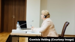 Судья Оксана Робу на собеседовании с членами комиссии "vetting".