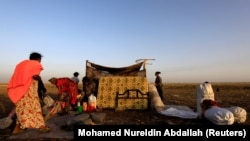 Banorët e rajonit Tigray, të zhvendosur pas luftimeve.