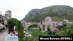 Pogled na mostarski Stari most (maj 2021.)