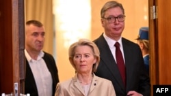 Shefja e KE-së, Ursula von der Leyen, dhe presidenti i Serbisë, Aleksandar Vuçiq. Beograd, 15 tetor 2025. 