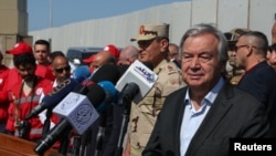 Генералниот секретар на Обединетите нации Антонио Гутереш го посети граничниот премин Рафа меѓу Египет и Појасот Газа, Египет, 20 октомври 2023 година.