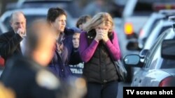 Porodice ispred škole nakon pucnjave