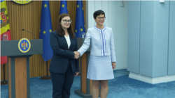 Marta Kos, în Moldova înainte de alegeri, cu mesaj electoral și vizită la mănăstire
