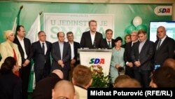 Predsjednik Stranke demokratske akcije (SDA) Bakir Izetbegović, sa članovima stranke na lokalnim izborima, Sarajevo,2016.