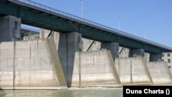 A Dunakiliti duzzasztó