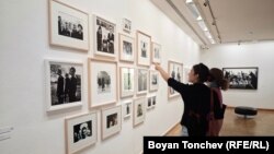 Изложбата Anton Corbijn: Favourite Darkness в Кунстфорум, Виена, февруари - юни 2025 г.